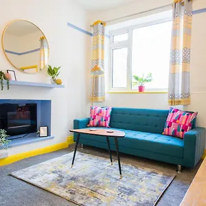 1-bed-central-cardiff-apartment-with-free-parking.cardiffhotelswales.com/