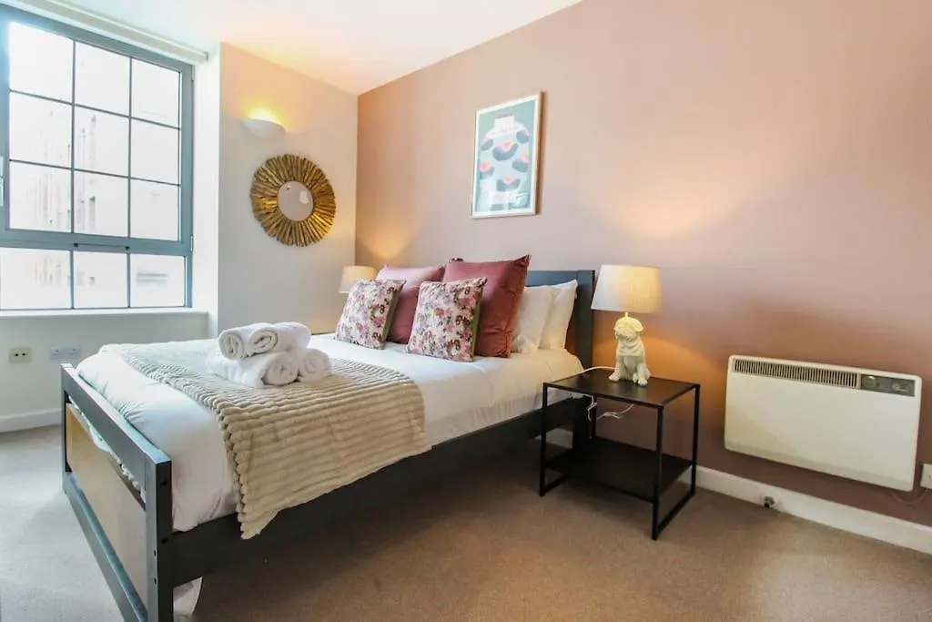 Modern 2 Bedroom Apartment By Train Station Nottingham